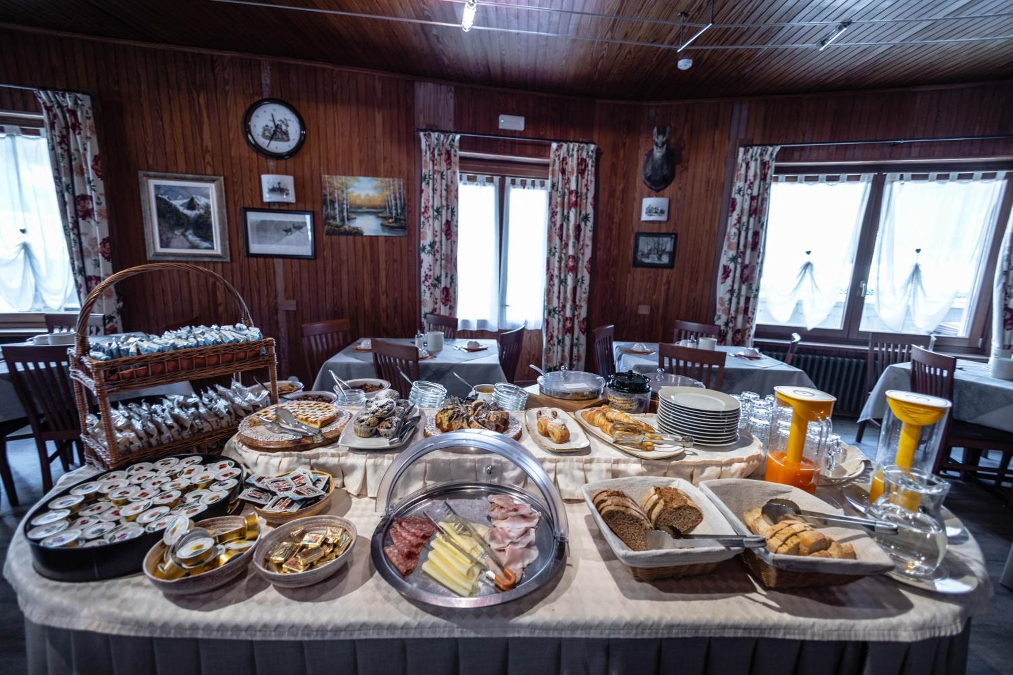 Hotel Le Campagnol Champoluc Exterior photo