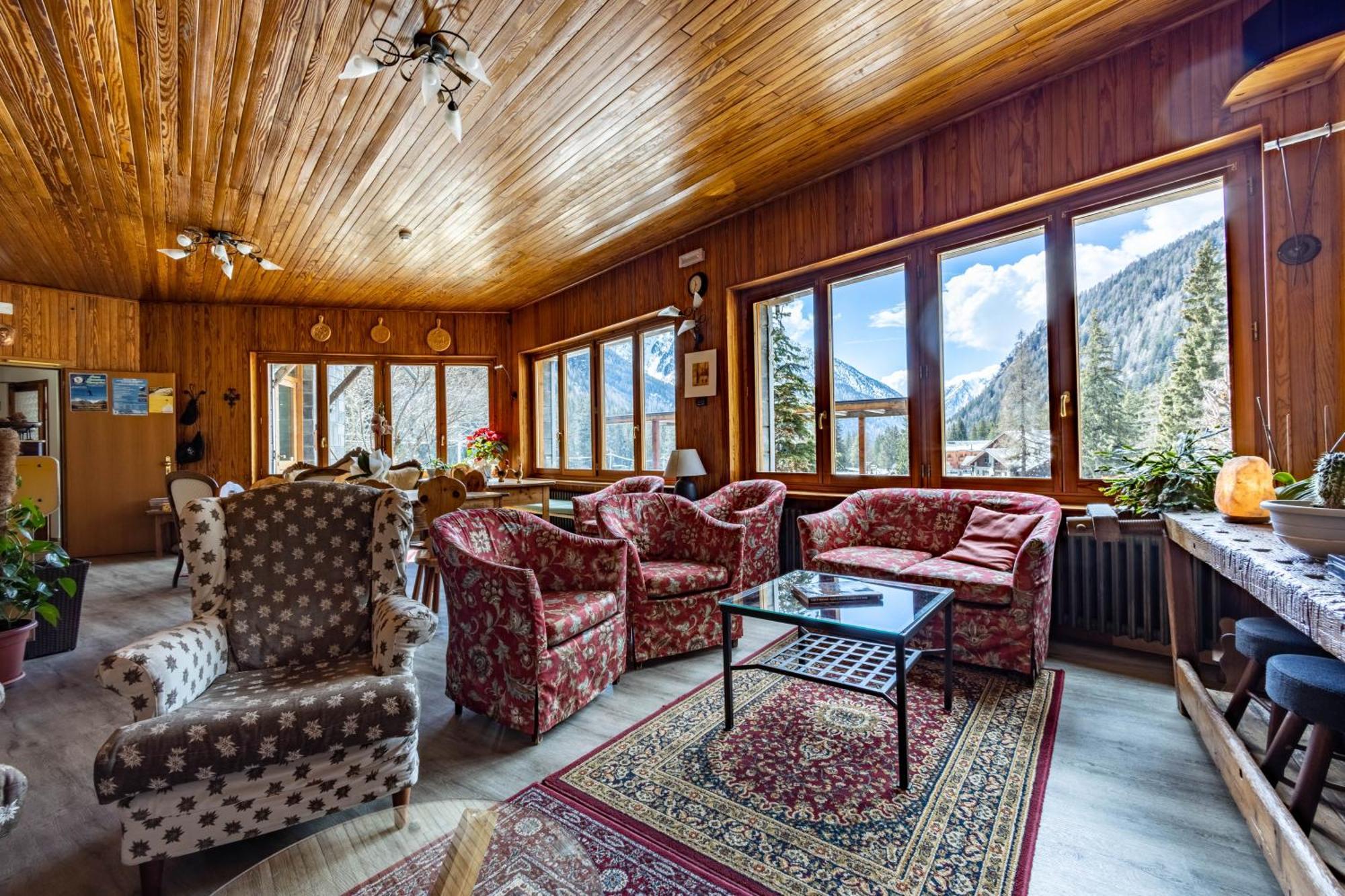 Hotel Le Campagnol Champoluc Exterior photo